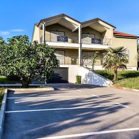 Lia-jolie Apartment *