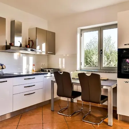 Апартаменты Lia-jolie